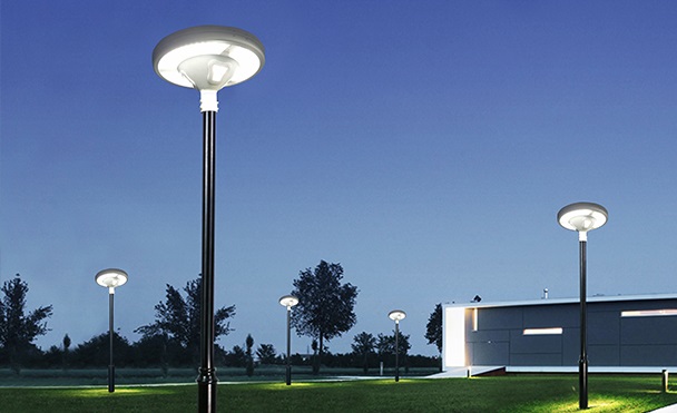 stand alone solar street light.jpg