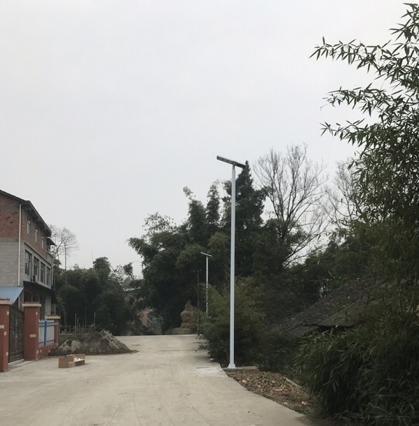 Why should we use solar street light solutions for rural road lighting?