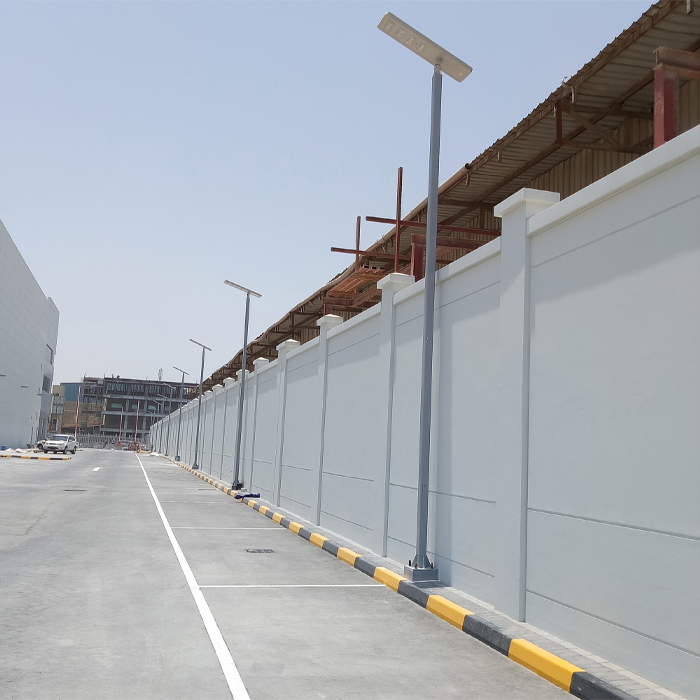 The structure of a solar street light; what is the voltage of a solar street light?